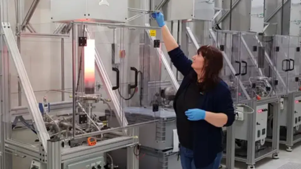 一种晶体让医学扫描更快更准