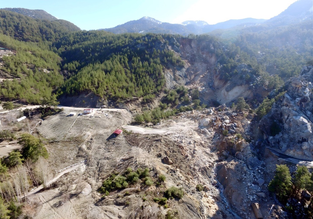 人为改造山体是全球多数致命山体滑坡的诱因