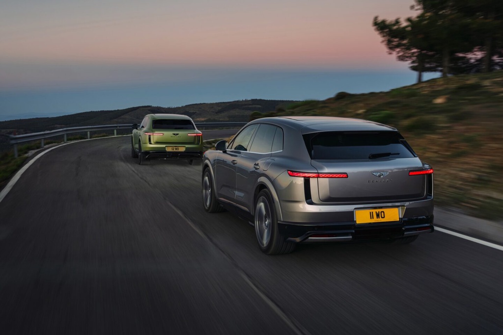 宾利发布首款纯电SUV
