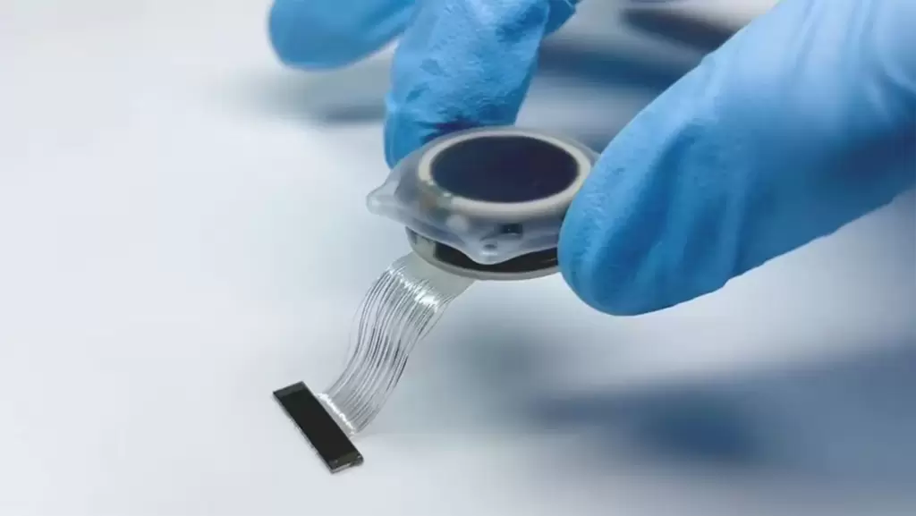 弯道超车：中国批准全球首款商用脑芯片